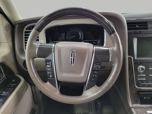 Used 2015 Lincoln Navigator L 4WD image 5