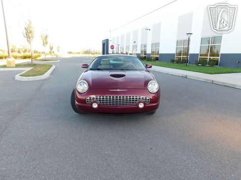 Used 2004 Ford Thunderbird image 2