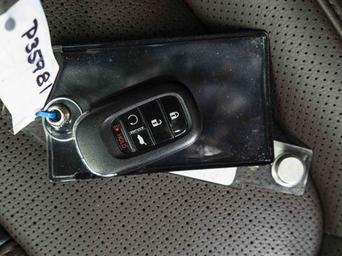 Used 2025 Honda Pilot Elite image 47