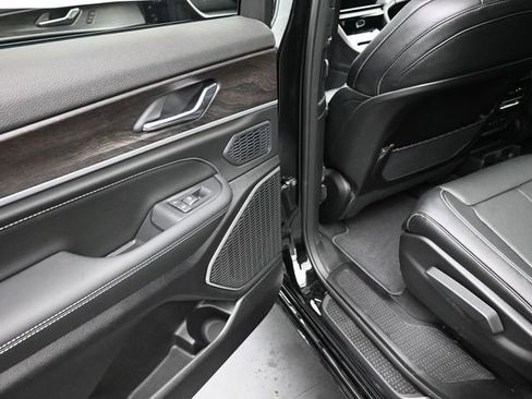 New 2026 Jeep Grand Cherokee L Limited image 18