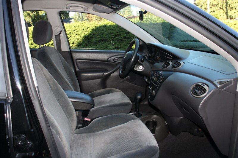 Used 2002 Ford Focus LX FWD image 13