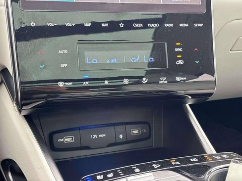 Certified 2024 Hyundai Tucson Limited AWD/4WD image 27
