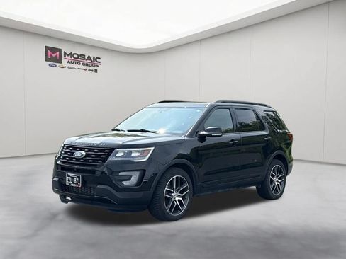 Used 2017 Ford Explorer Sport w/ Equipment Group 401A AWD/4WD image 4