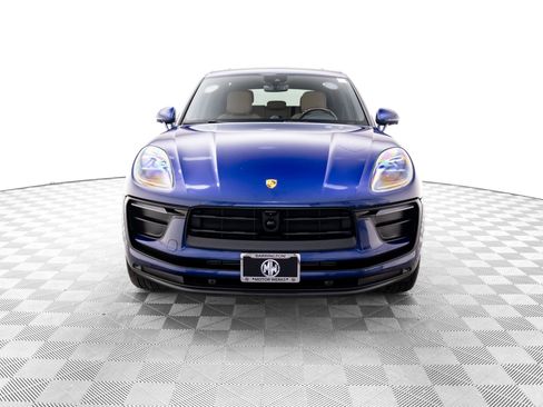 Certified 2025 Porsche Macan image 9
