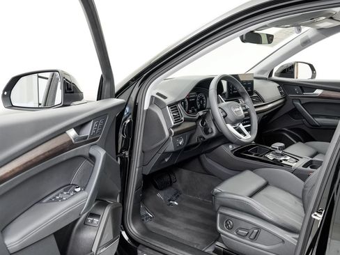 Used 2024 Audi Q5 e Premium Plus w/ Premium Plus Package AWD/4WD image 7