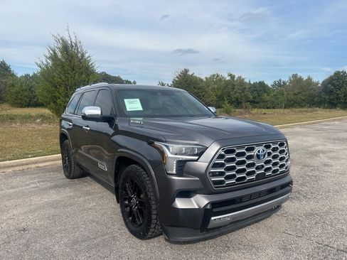 Used 2024 Toyota Sequoia Capstone image 3