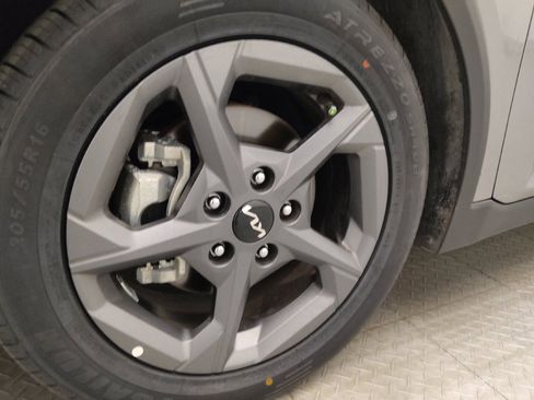 Used 2025 Kia K4 FWD image 31