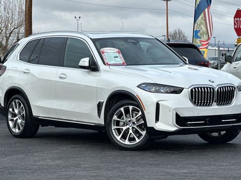 Used 2024 BMW X5 xDrive40i image 2