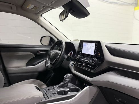 Used 2021 Toyota Highlander XSE image 26