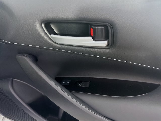 Used 2022 Toyota Corolla SE w/ SE Preferred Package FWD image 30