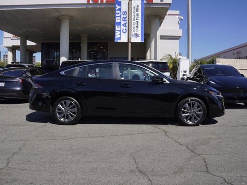 New 2026 Nissan Sentra SL FWD image 3