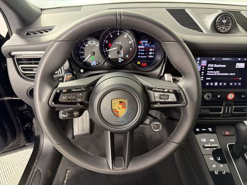 Certified 2026 Porsche Macan AWD/4WD image 23