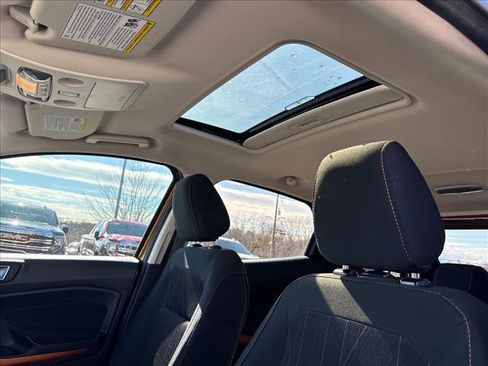 Used 2021 Ford EcoSport SE w/ SE Convenience Package image 18