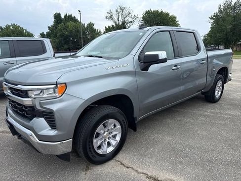 Used 2026 Chevrolet Silverado 1500 LT AWD/4WD image 2