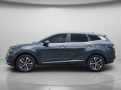 Used 2024 Kia Sportage EX FWD image 3