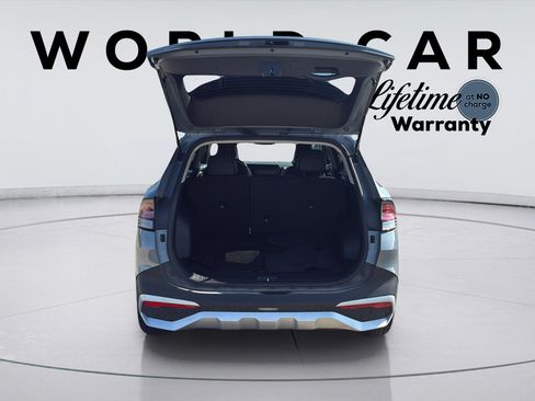Used 2025 Kia Sportage EX FWD image 9