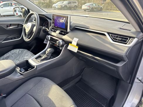 New 2025 Toyota RAV4 XLE FWD image 33