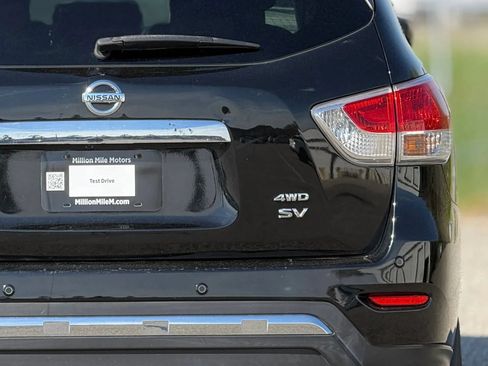 Used 2013 Nissan Pathfinder SV AWD/4WD image 14