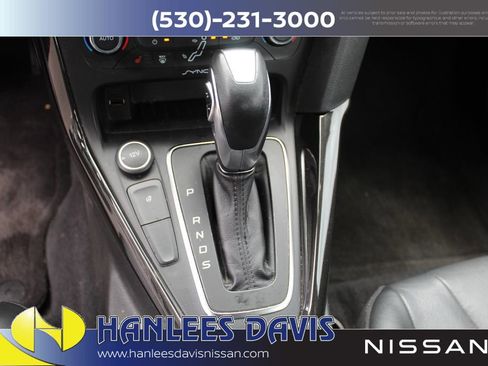 Used 2017 Ford Focus Titanium image 18