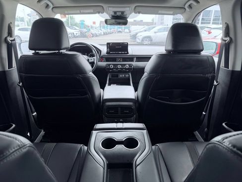 Used 2025 Honda Pilot Touring image 29