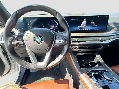 Used 2024 BMW X5 xDrive40i w/ Premium Package AWD/4WD image 12