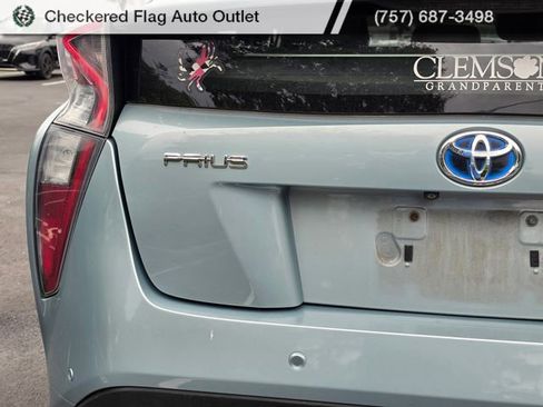 Used 2016 Toyota Prius Four Touring w/ Premium Convenience Package FWD image 7