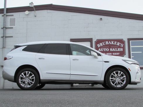Used 2023 Buick Enclave Essence w/ Experience Buick Package image 1