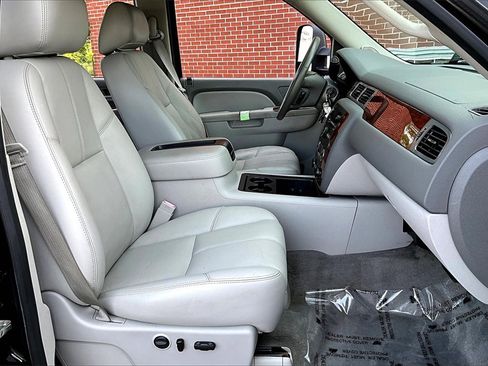 Used 2013 Chevrolet Silverado 3500 LTZ w/ LTZ Plus Package image 28