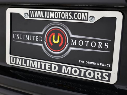 Used 2023 Chrysler 300 C RWD image 20