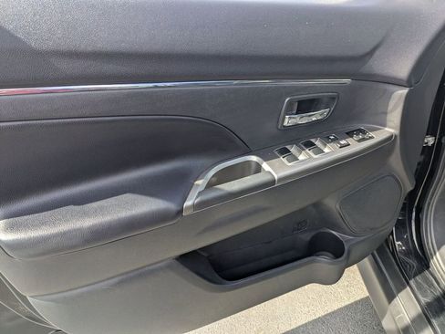 Used 2024 Mitsubishi Outlander Sport ES image 15