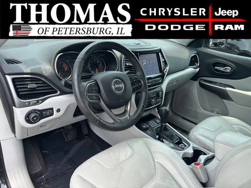 Used 2019 Jeep Cherokee Limited AWD/4WD image 11