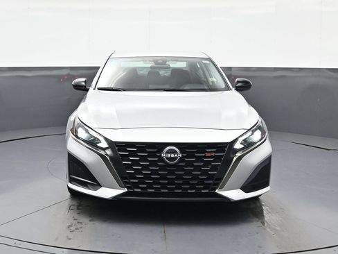Certified 2025 Nissan Altima 2.5 SR FWD image 3