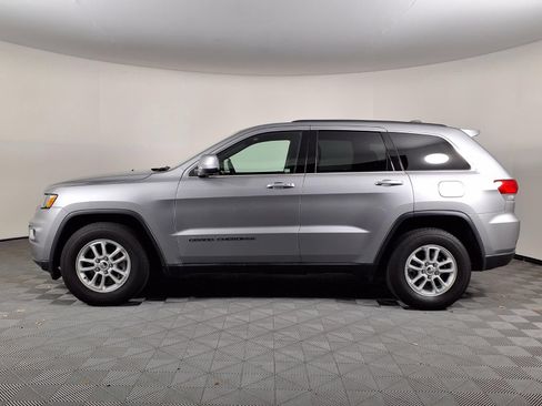 Used 2018 Jeep Grand Cherokee Laredo RWD image 4