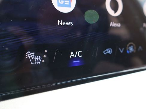 New 2025 Chevrolet Traverse LT w/ Sun and Wheel Package image 21