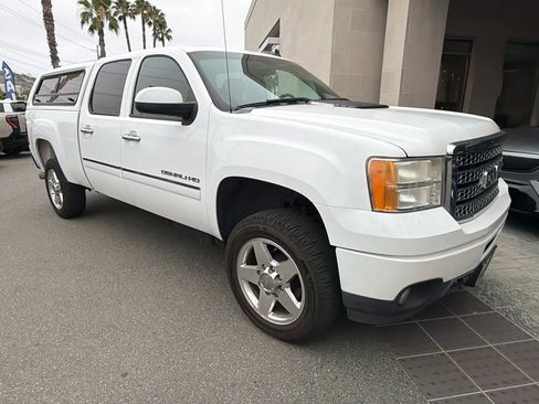 Used 2011 GMC Sierra 2500 Denali AWD/4WD image 9