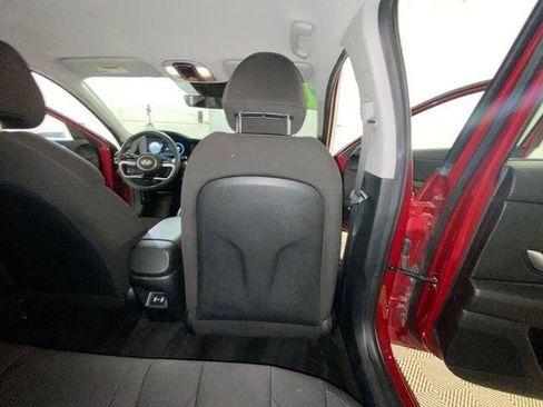 Used 2024 Hyundai Elantra SEL FWD image 40