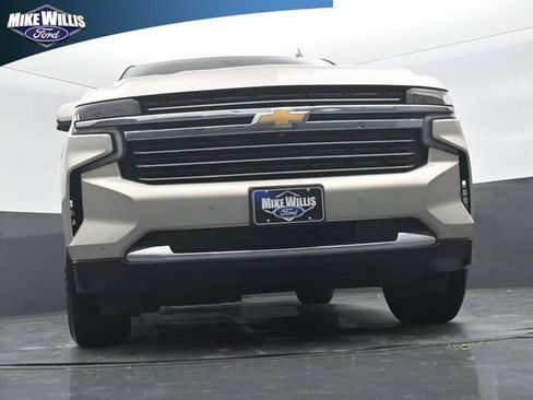 Used 2022 Chevrolet Tahoe LT w/ LT Signature Plus Package RWD image 18