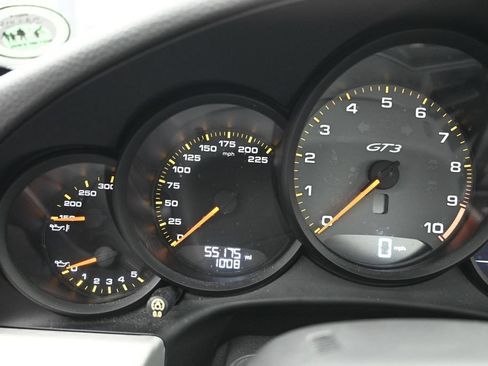 Certified 2018 Porsche 911 GT3 RWD image 12