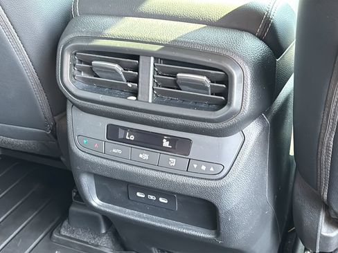 Used 2025 Honda Pilot EX-L image 38