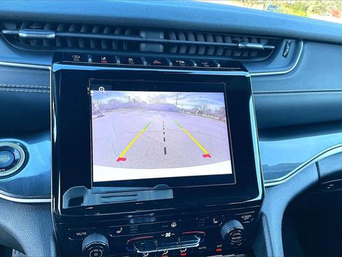 Certified 2022 Jeep Grand Cherokee L Laredo image 12