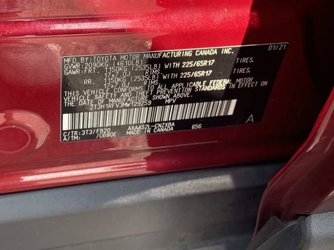 Used 2021 Toyota RAV4 LE FWD image 20