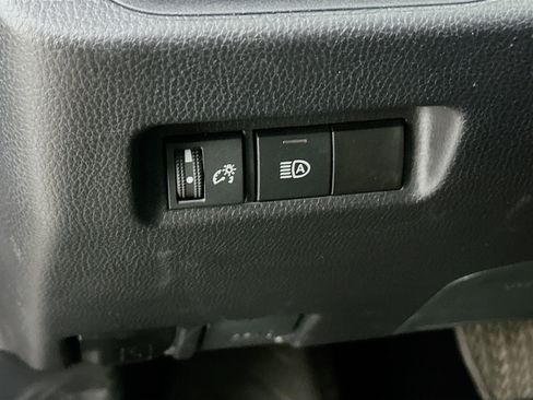 Used 2025 Toyota RAV4 XLE FWD image 17