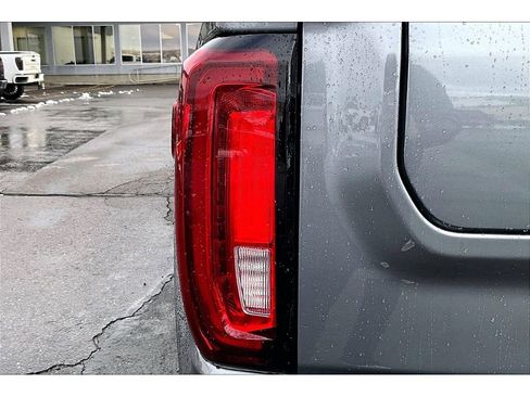 Used 2022 GMC Sierra 1500 AT4 w/ AT4 Premium Package image 15