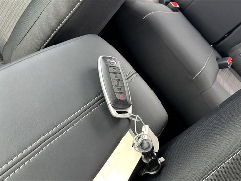 Used 2025 Nissan Sentra SV w/ All-Weather Package image 16