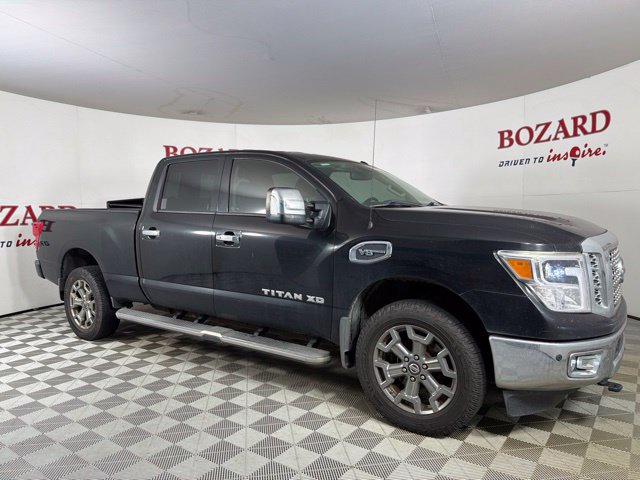 Used 2018 Nissan Titan SL w/ Chrome Package AWD/4WD image 14