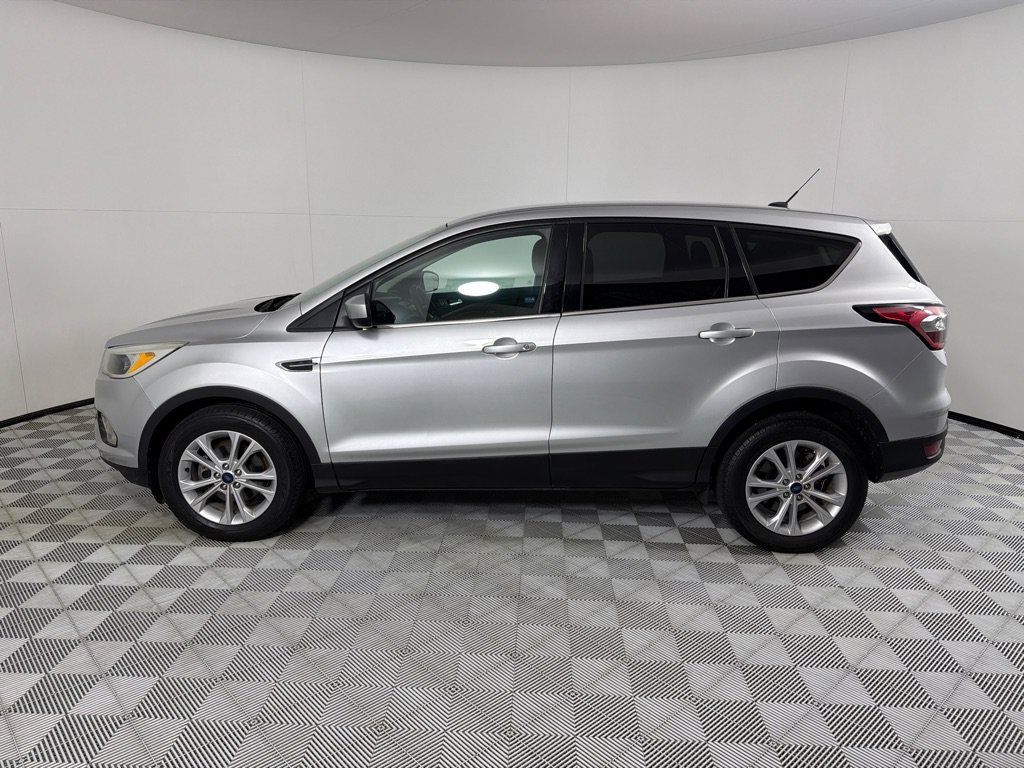 Used 2017 Ford Escape SE FWD image 8