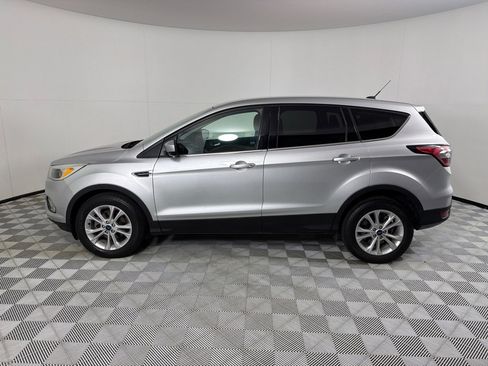 Used 2017 Ford Escape SE FWD image 8