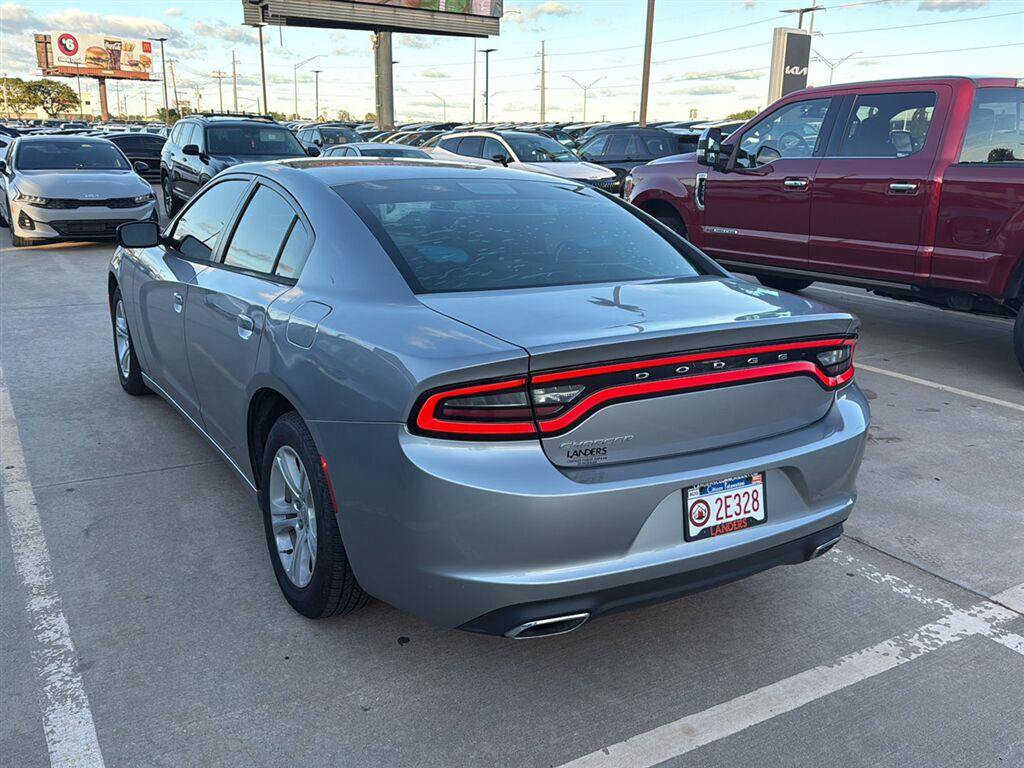 Used 2017 Dodge Charger SE RWD image 11