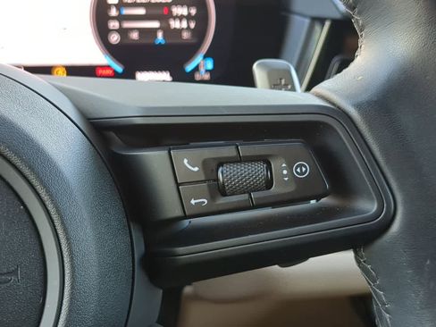 Used 2024 Porsche Cayenne image 27