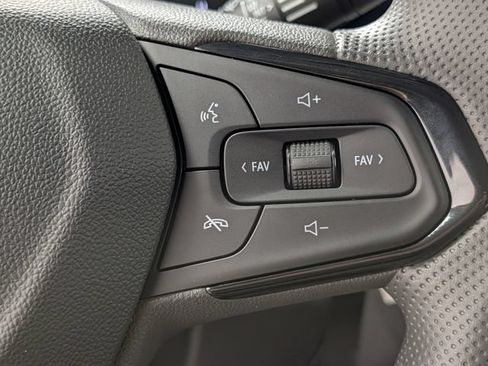 New 2026 Chevrolet Trax LS w/ LS Convenience Package FWD image 19